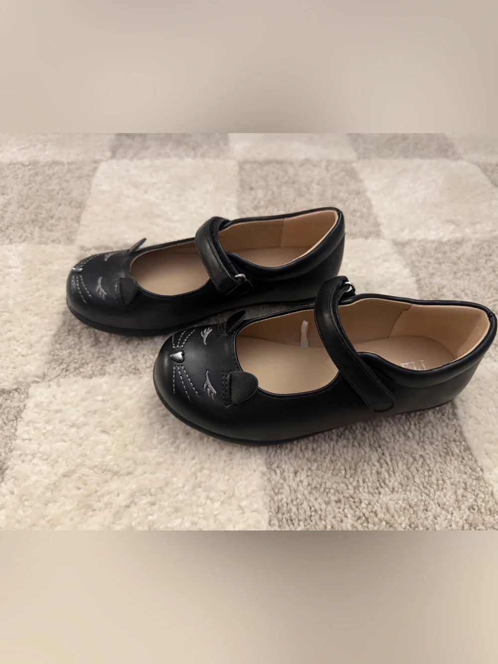 NWOT 🖤 Girls Embroidered Cat Mary Jane Shoes